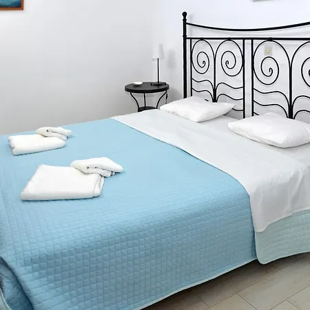 Holiday home Emmanuela House *